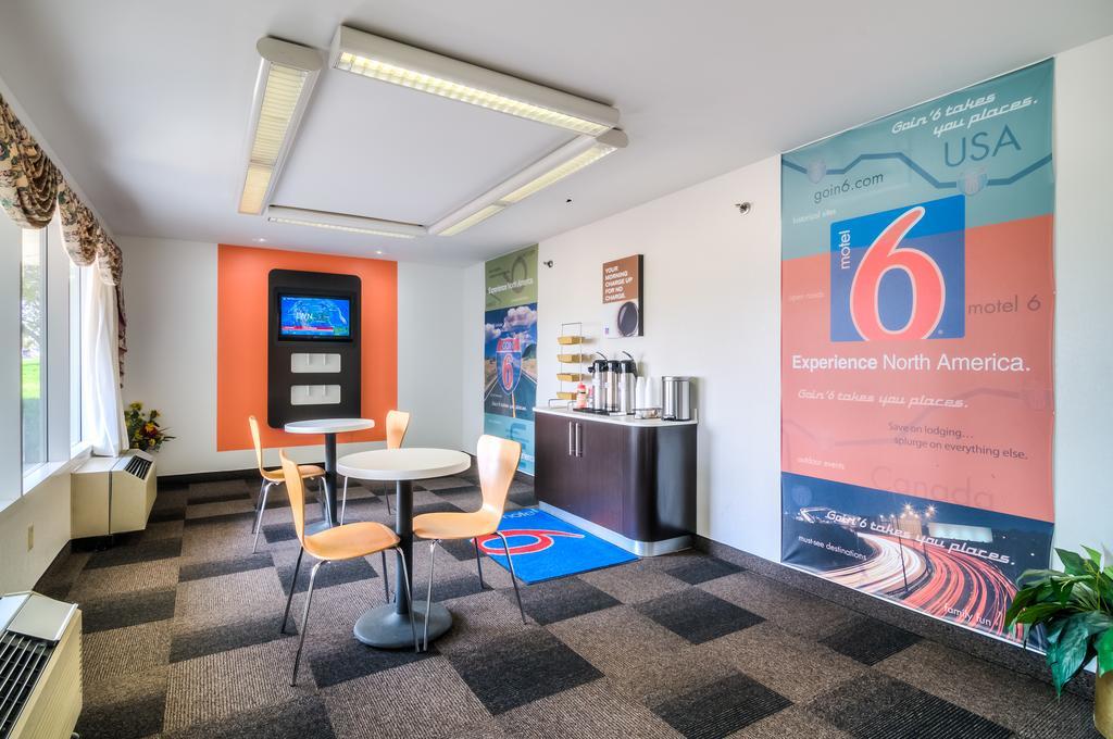 Motel 6 Normal Dış mekan fotoğraf